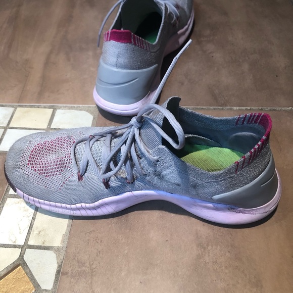 Nike runners women size 9 gray/pink - Picture 2 of 3